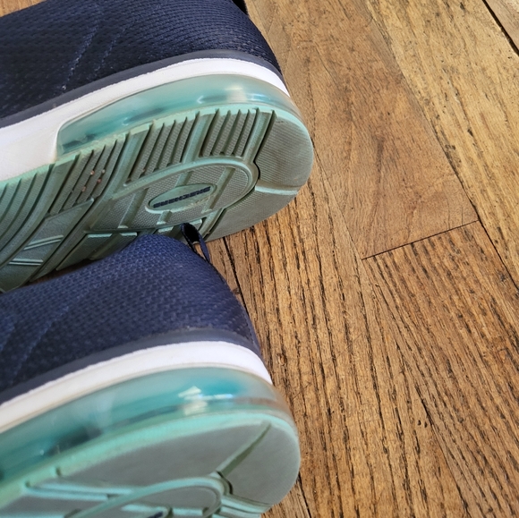 Sketchers Running Walking Shoes Size: 10 - Picture 8 of 9